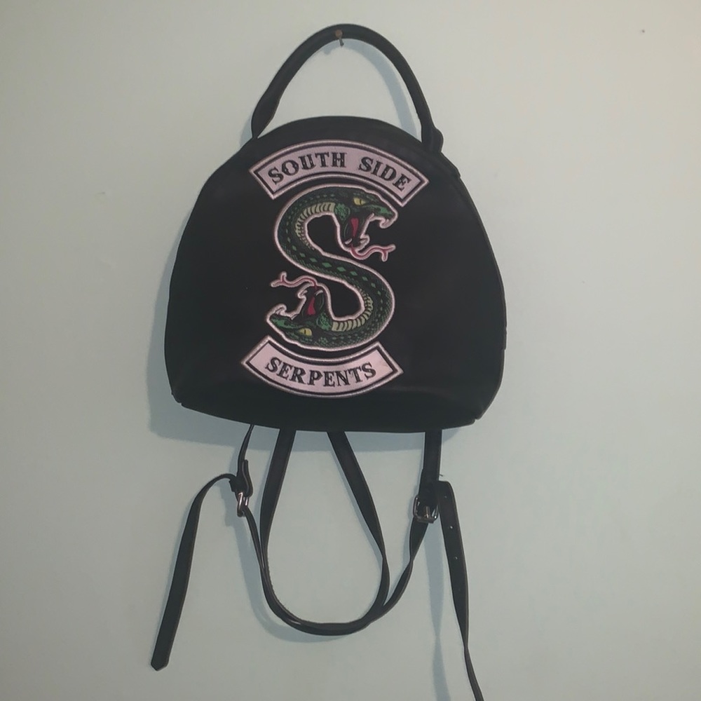 Brand RiverDale. Color Black.